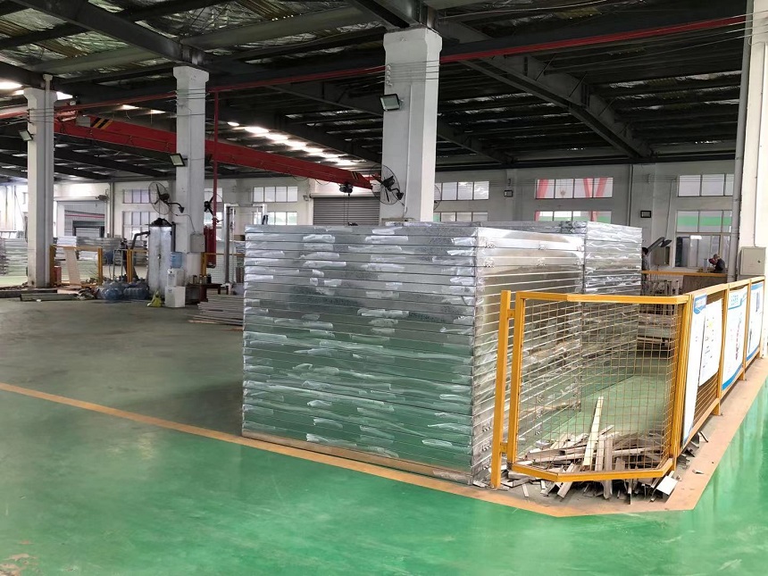 公交候車亭發(fā)貨案例 公交候車亭發(fā)貨案例